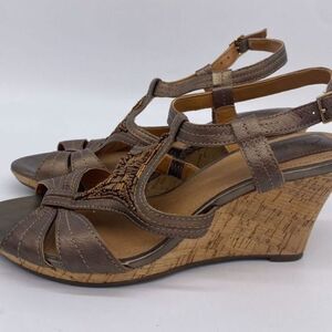 Clarks Sandals Womens 7.5M Bronze‎ Leather Open Toe Ankle Strap Wedge Bendables